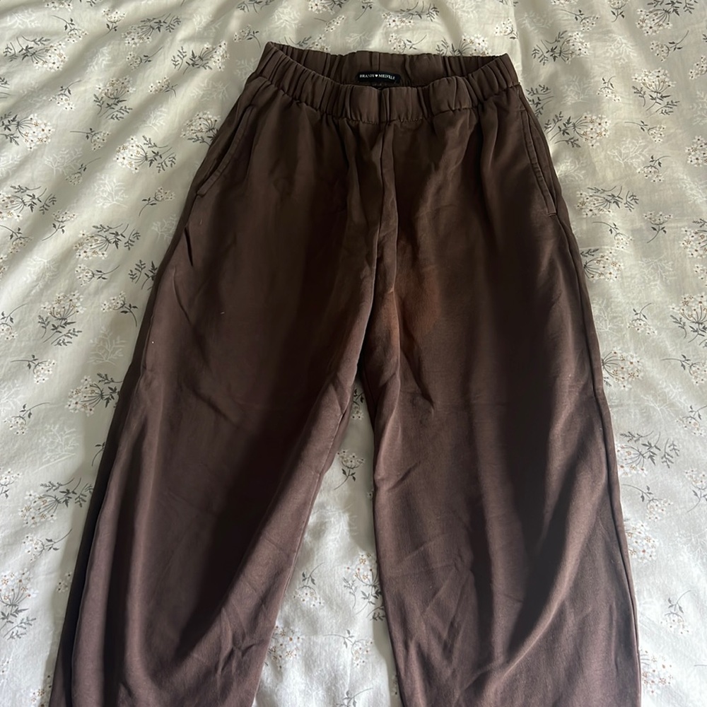 Women’s Brandy Melville Brown Sweatpants